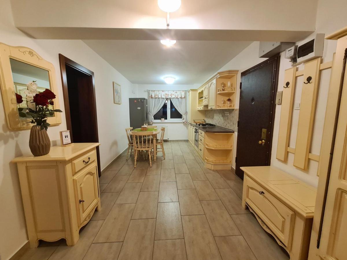 Clasic Apartment Nufarul Oradea Bagian luar foto