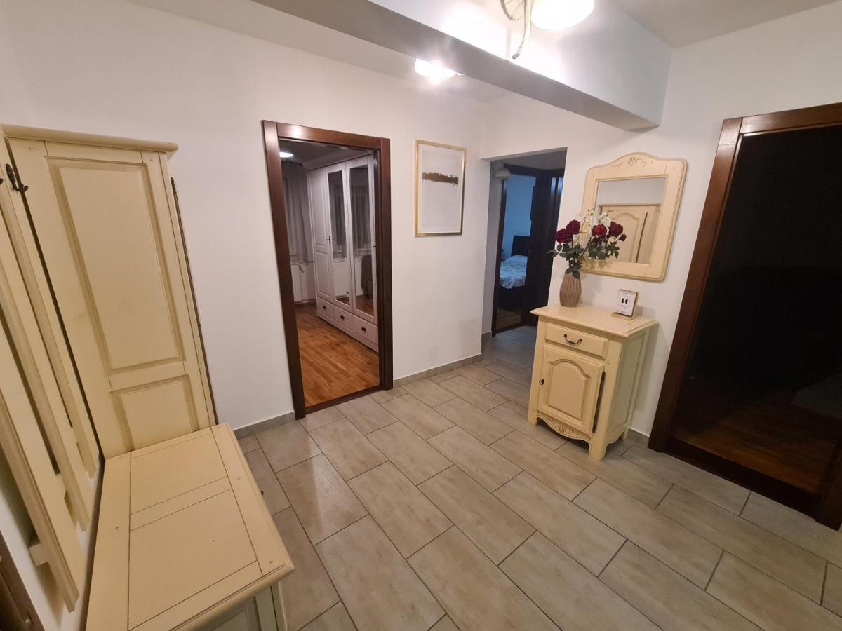 Clasic Apartment Nufarul Oradea Bagian luar foto